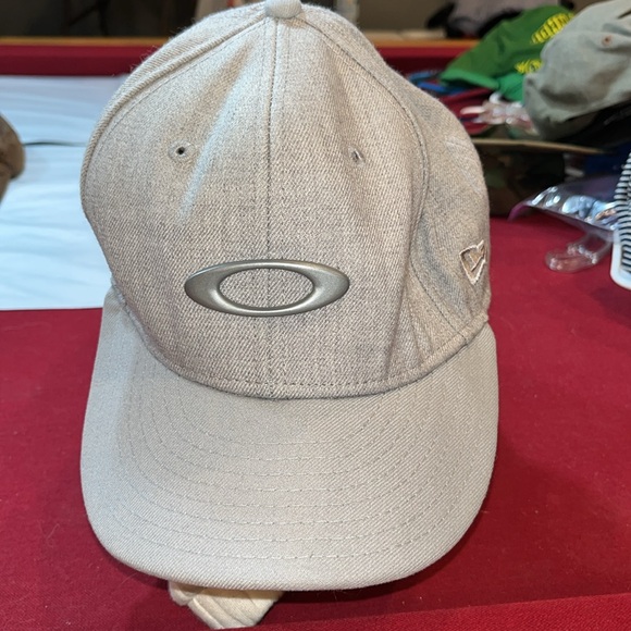 GRAY OAKLEY logo HAT New Era 9FIFTY SnapBack Adjustable Ball Cap SnapBack mens - Picture 3 of 12